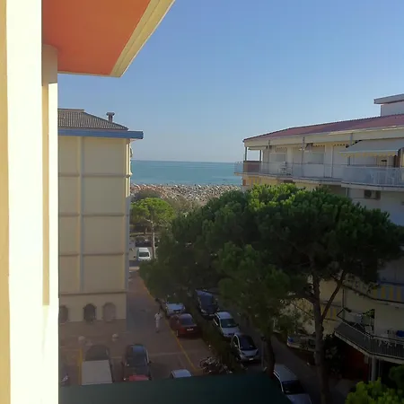 Nevada Bibione