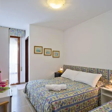 Nevada מלון ביביונה