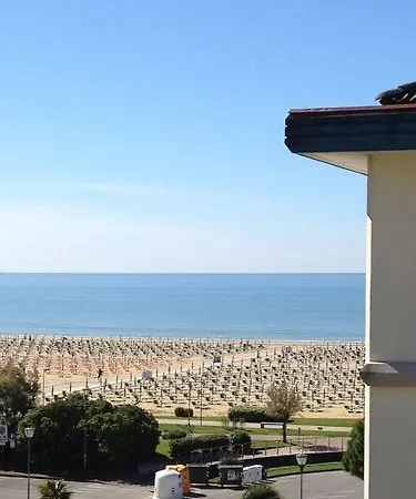 Nevada Bibione